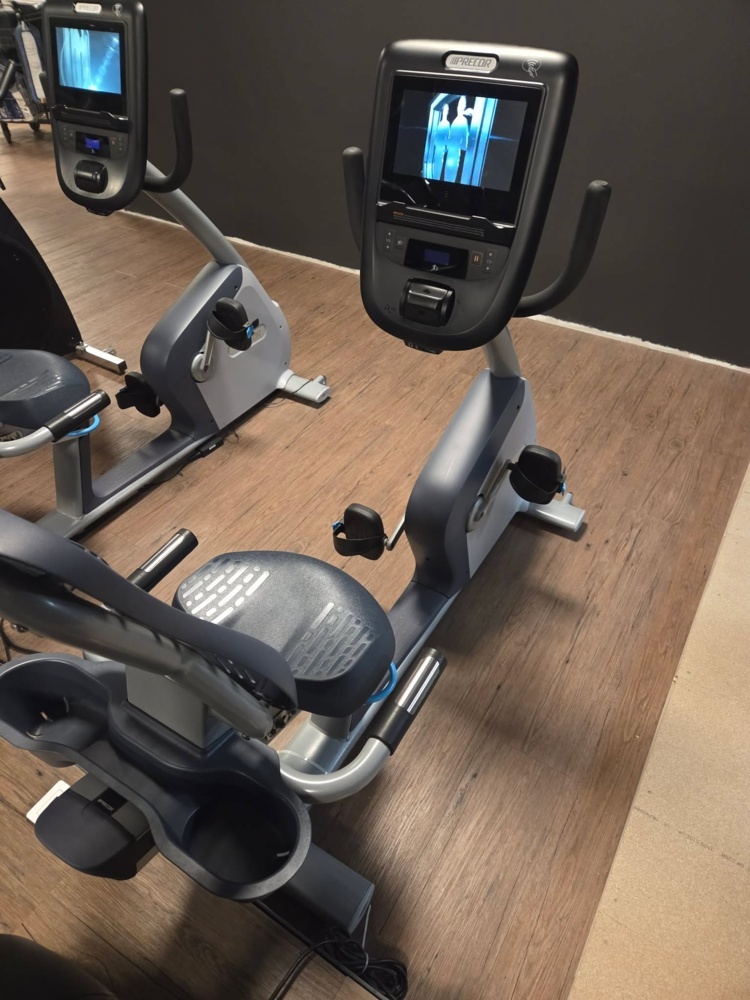 1475365-2 Motionscykel RBK (Recumbent Bike) - Precor RBK865 med P62