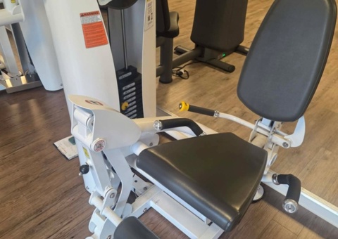 Benspark sittande - Hoist Fitness Roc-it-serien