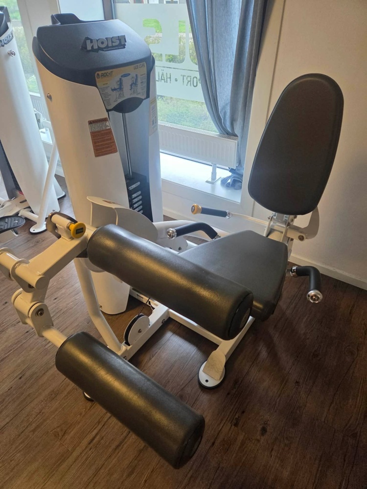 1475441-1 Sittande lårcurl - Hoist Fitness Roc-it-serien