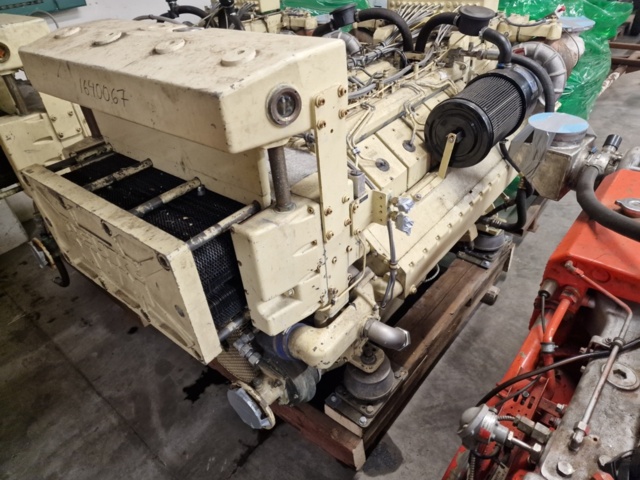 1524771-2 Marin dieselmotor V12 - Deutz TBD 616 V12