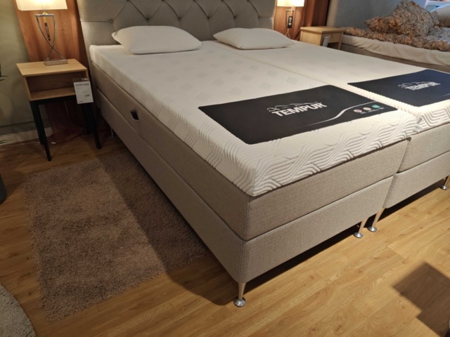 1400753-4 Dubbelsäng, lampor, m.m. - Tempur Promise adjustable 2x90 cm