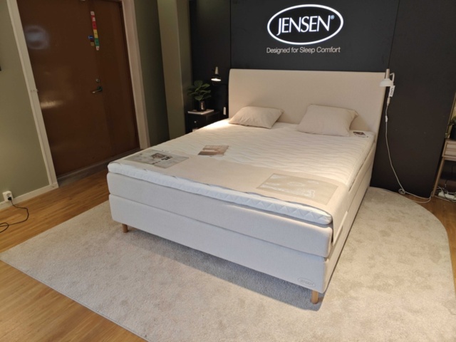 1400757-1 Säng Jensen Diplomat Kontinental 180 cm, sängbord, m.m.
