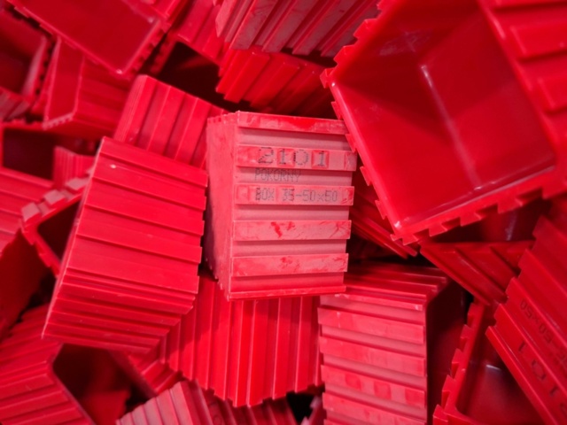 1545262-2 Lot with small parts boxes, 35-50x50