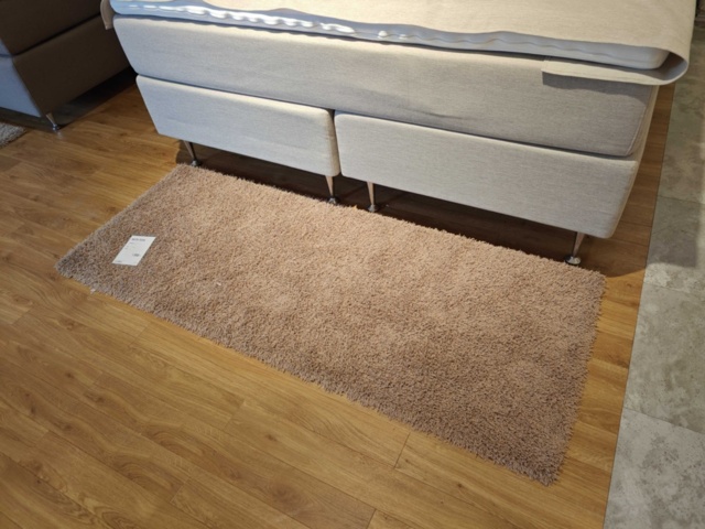 1400762-8 Dubbelsäng Skanör Kontinental, matta, sängbord och lampa