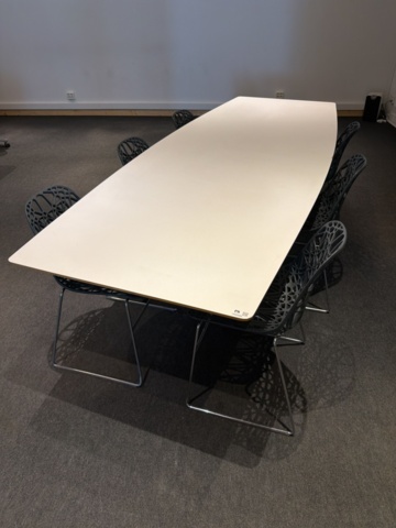 1533306-1 Conference table with 6 chairs