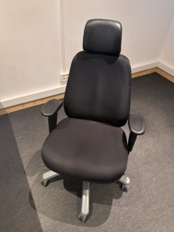1533307-2 Office furniture and audio equipment