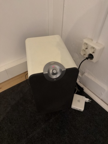 1533307-6 Office furniture and audio equipment