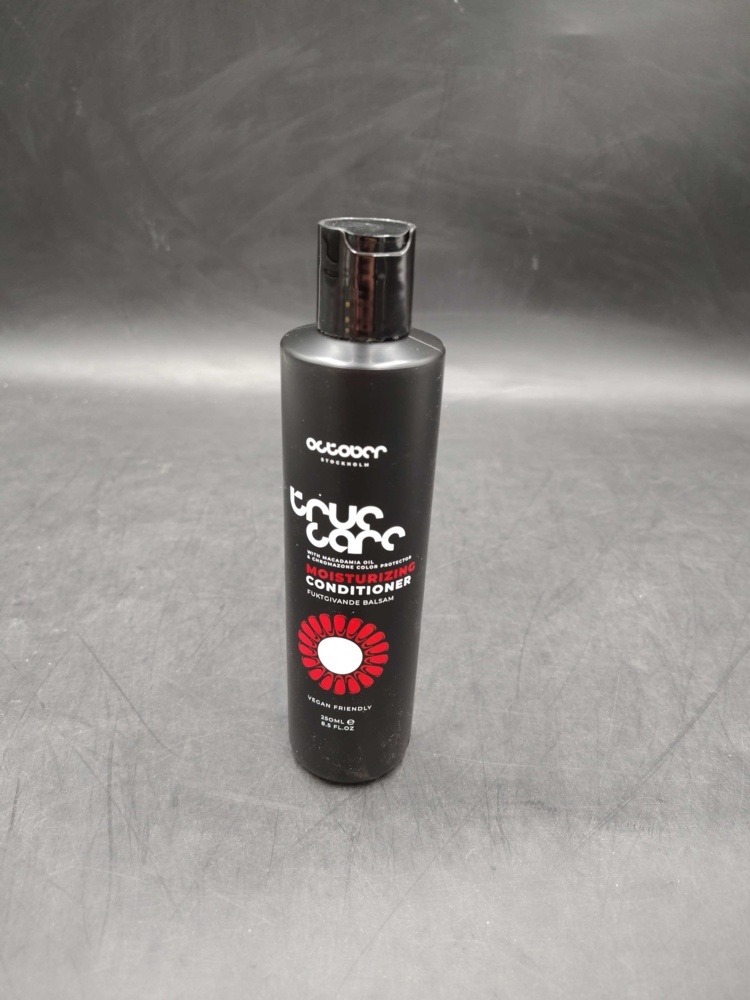 1545331-2 Balsam 24 st - October Stockholm, True Care Moisturizing Conditioner 250 ml