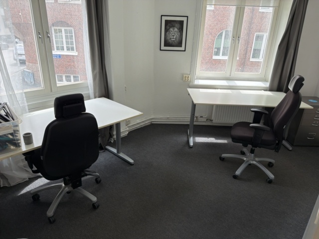 1533309-1 Office workstations 2 pcs