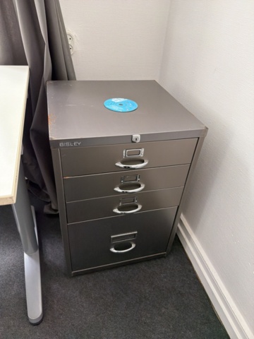 1533309-4 Office workstations 2 pcs
