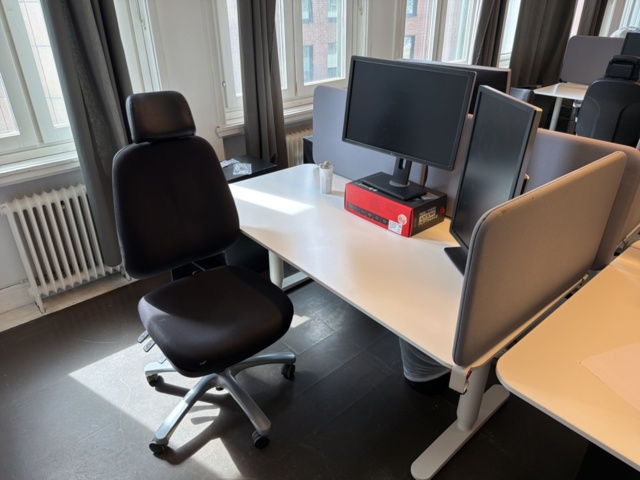 1533319-4 Kontorsarbetsplatser 3 st