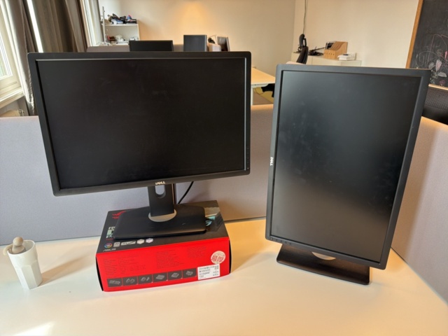 1533319-6 Kontorsarbetsplatser 3 st