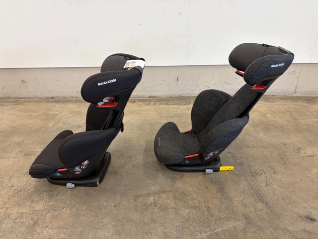 1430374-4 Maxi-Cosi child car seat 2pcs