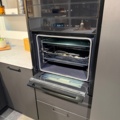 1344323-14 Utställningskök HTH Focus – svart ek med Bora X Pure och premiumutrustning