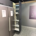 1344323-19 Utställningskök HTH Focus – svart ek med Bora X Pure och premiumutrustning