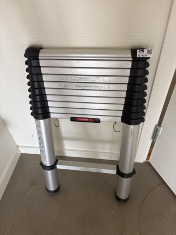 1373235-1 Telescopic ladder - Telesteps