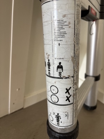 1373235-2 Telescopic ladder - Telesteps