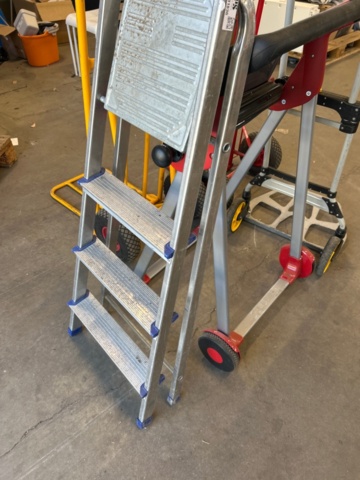 1531836-3 Aluminiumstege och säckkärror