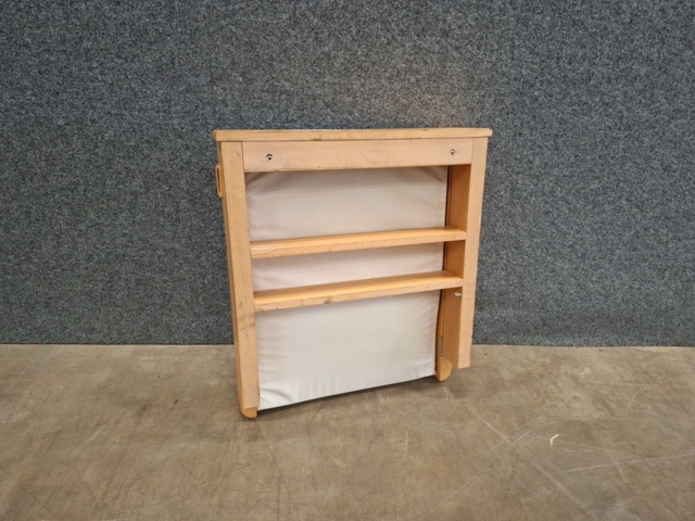1545710-7 Skötbord