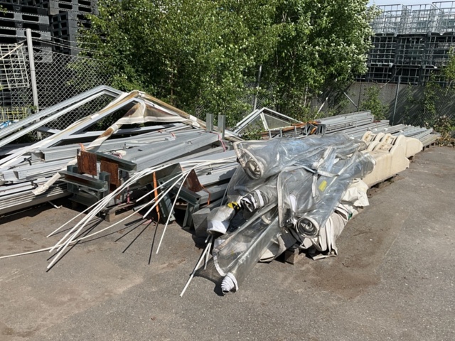 1473276-32 2 event tents
