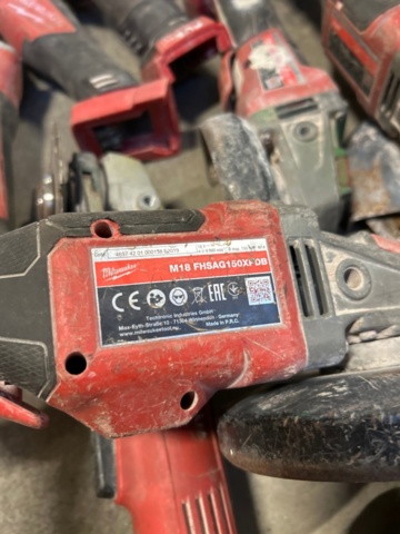 1531853-6 Milwaukee 17-piece power tools