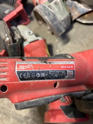 1531853-7 Milwaukee 17-piece power tools