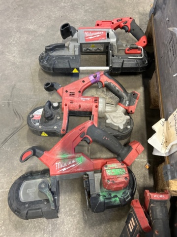 1531853-10 Milwaukee 17-piece power tools