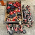 1531853-1 Milwaukee 17-piece power tools