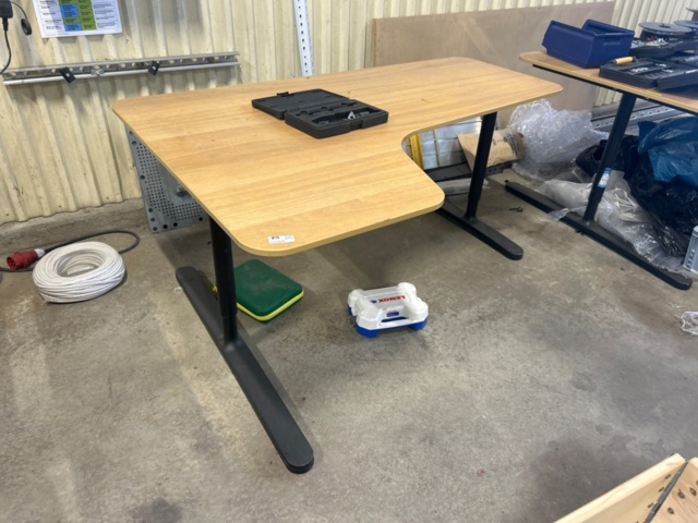 1531880-1 Two storage tables
