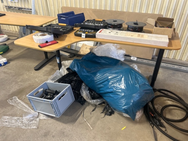 1531880-2 Two storage tables