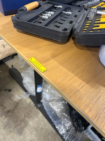 1531880-8 Two storage tables