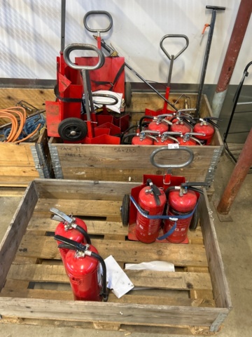 1531899-1 Fire extinguishers, hot-work carts, gas burners