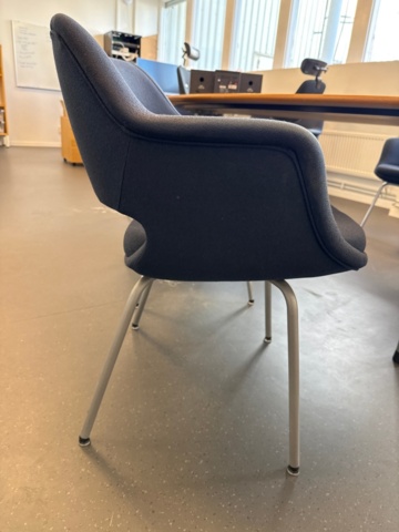 1529436-9 Parti med kontorsmöbler och utrustning