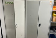 1531914 Plåtskåp med innehåll, 2 st
