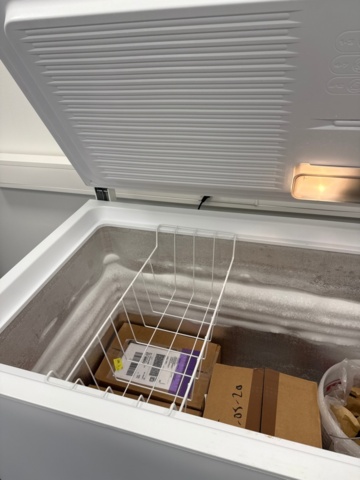 1529437-9 Frysboxar 2 st - Whirlpool AFG 532/G / Whirlpool WHE 4600