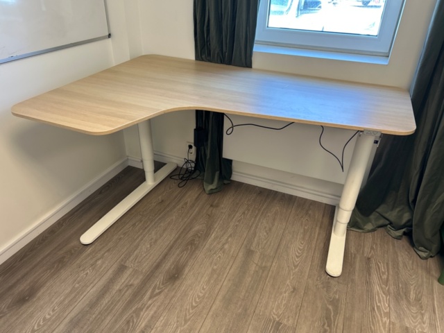 1531922-7 Desks 3 pcs, armchairs 2 pcs, etc.