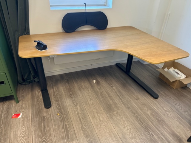 1531922-10 Desks 3 pcs, armchairs 2 pcs, etc.