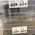 1529440-5 Samling med palldragare och plastpallar