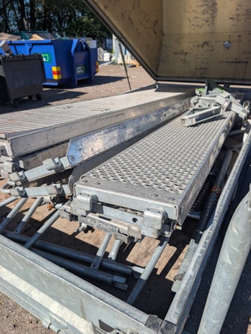 1531940-16 Large batch stand Monzon (several smaller units)
