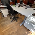 1546334-10 Kontorsmöblemang skrivbord, skrivbordsstolar, hurtsar, plåtskåp