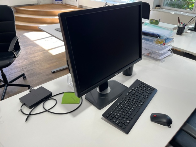 1546335-1 Datorskärmar Philips, Dell samt datordockor Dell