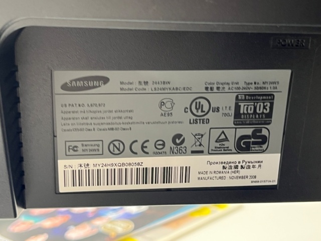 1546335-8 Datorskärmar Philips, Dell samt datordockor Dell