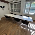 1546338-1 Konferensrum, bord, stolar, projektor, projektorduk