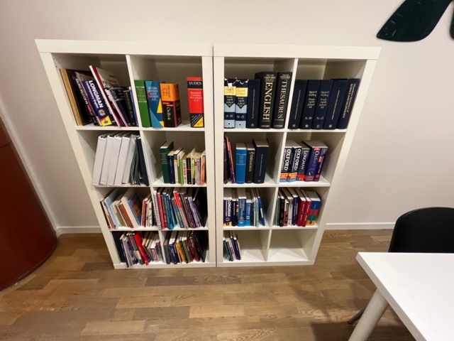 1546339-4 Two offices/conference rooms, tables, bookshelves, chairs