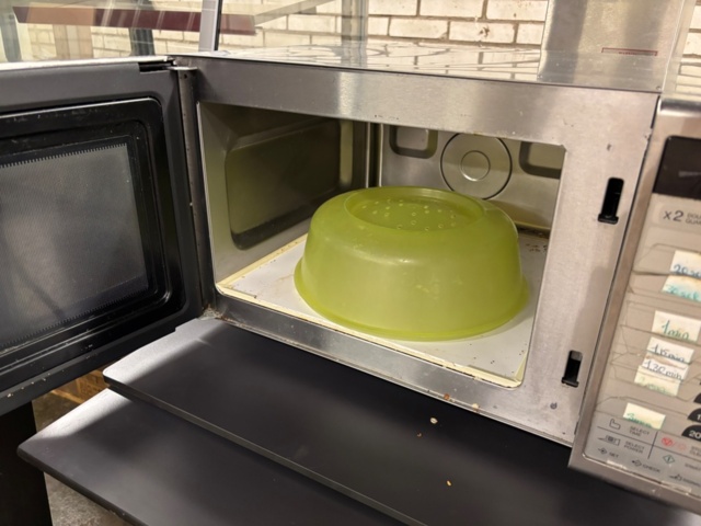 1500158-3 Microwave - Sharp R-15AT