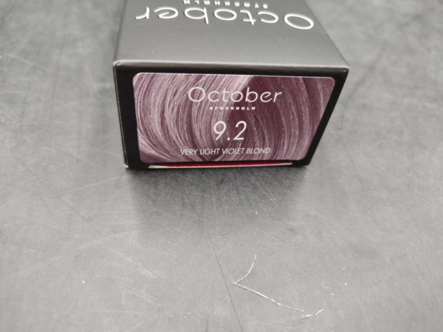 1543400-4 Hårfärg 18 st - October Stockholm, Very Light Violet Blond, 9.2