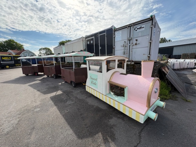 1535899-3 Vägregistrerat minitåg med 3 vagnar – Agria 4700
