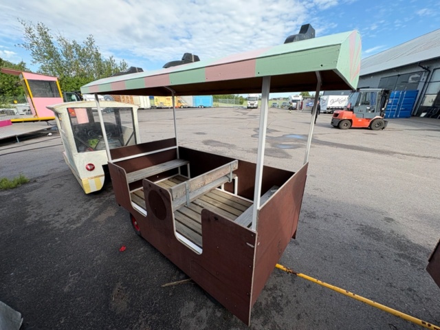 1535899-12 Vägregistrerat minitåg med 3 vagnar – Agria 4700
