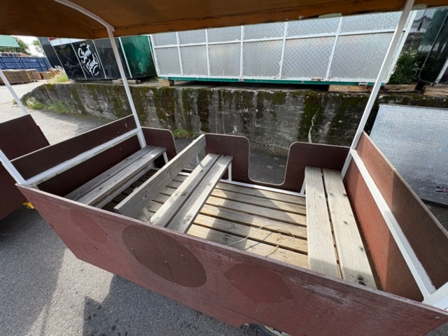 1535899-18 Vägregistrerat minitåg med 3 vagnar – Agria 4700