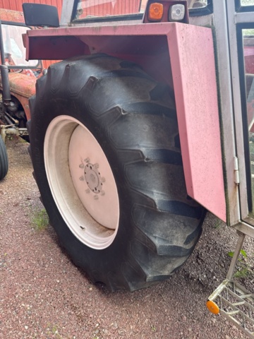 1458420-8 Series crystal 8011